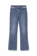 Straight Jeans (Pearl Detail)